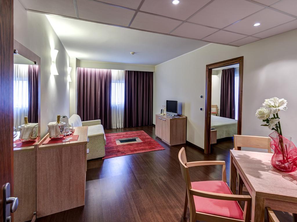 Hotel Capital Rovigo Exterior photo