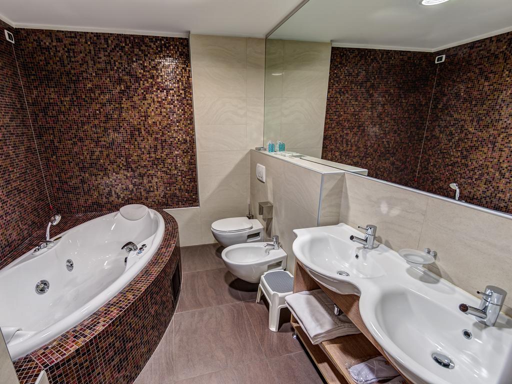 Hotel Capital Rovigo Exterior photo